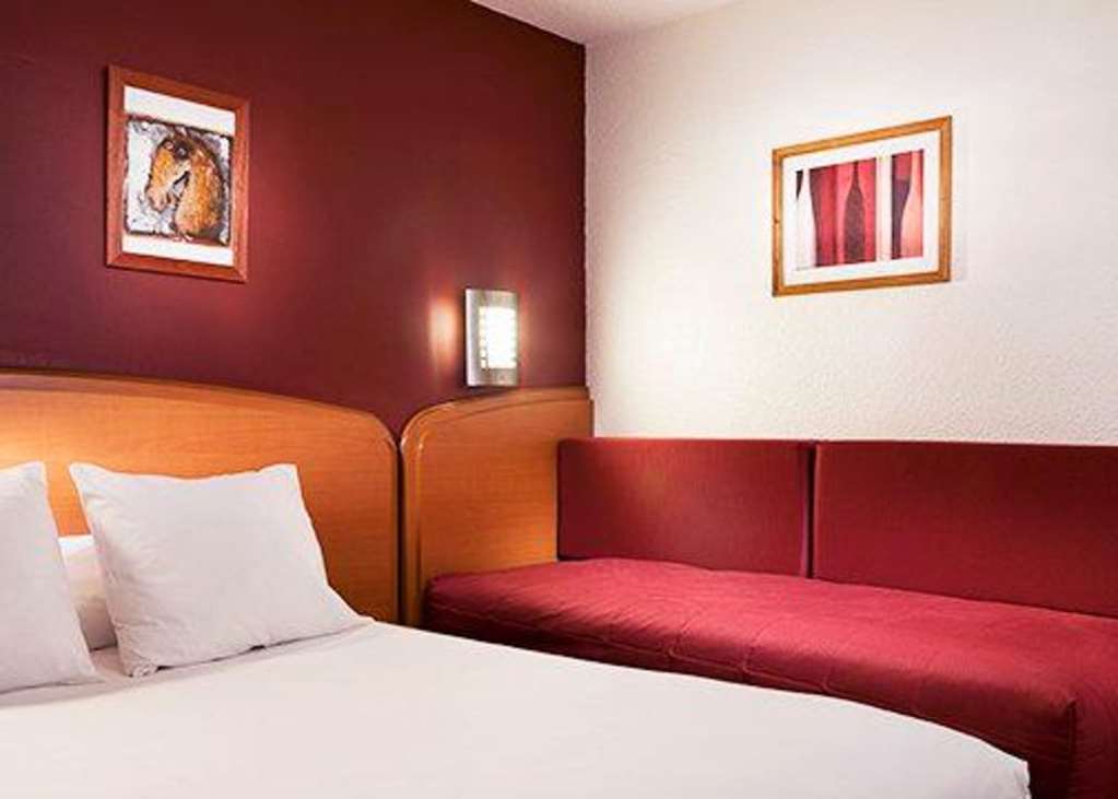 Sky Hotel Goussainville Charles De Gaulle الغرفة الصورة